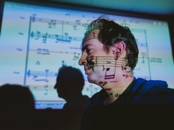 Kurs auf Neue Musik, bei einer Lecture über Luigi Nono (Foto: privat)